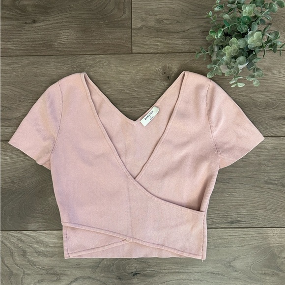 BABATON Aritzia Cropped Light Pink Shirt Size Small - Picture 2 of 7